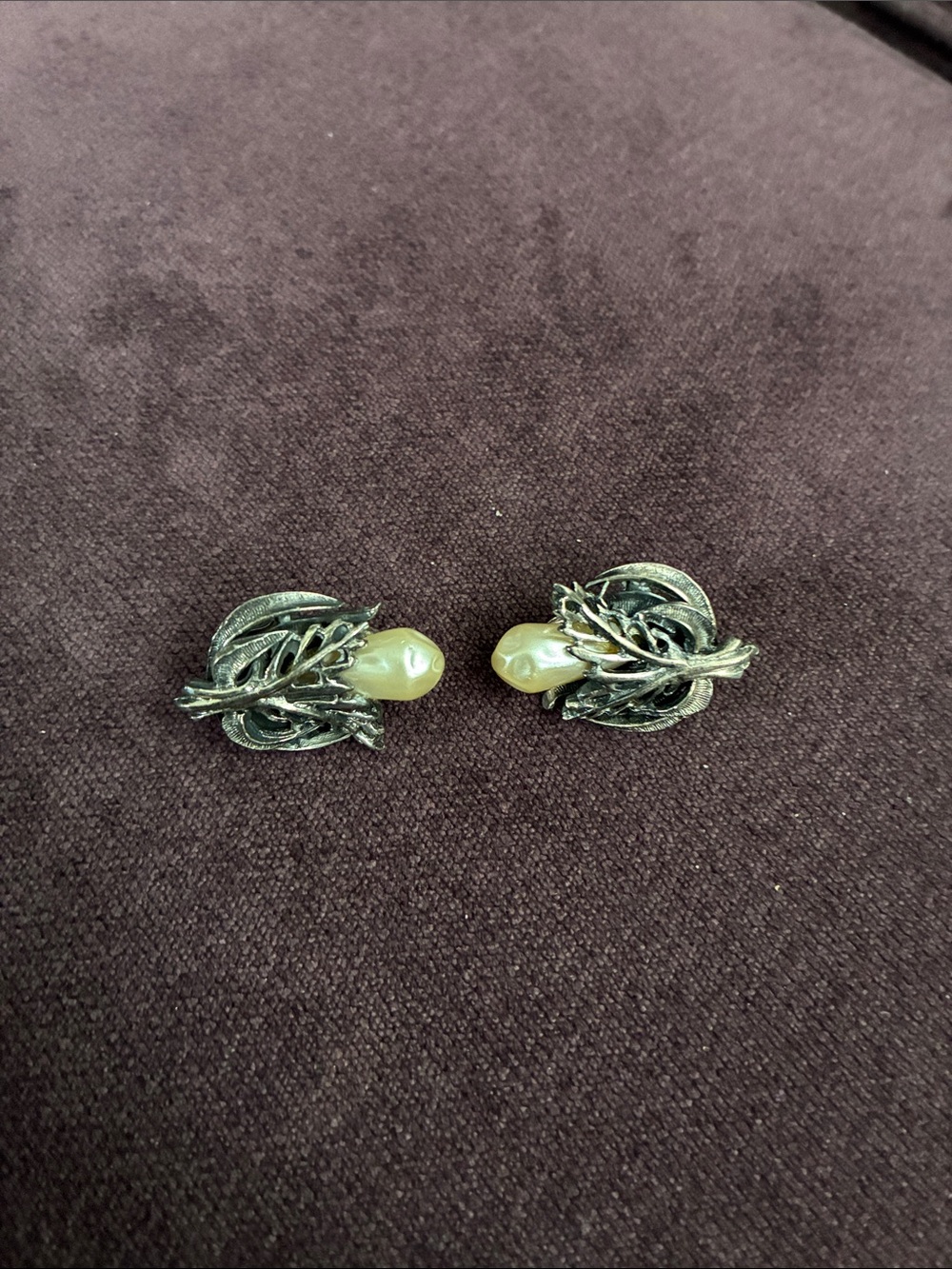 1950’s Vintage Botticelli Silver-Tone Leaf Faux Pearl Clip Earrings